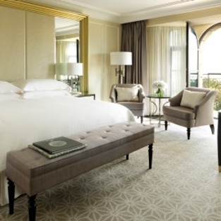 Four Seasons Deluxe Caspian View Room